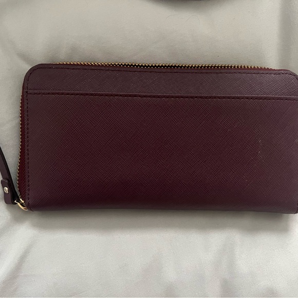 Kate spade ♠️ wallet - Picture 2 of 3
